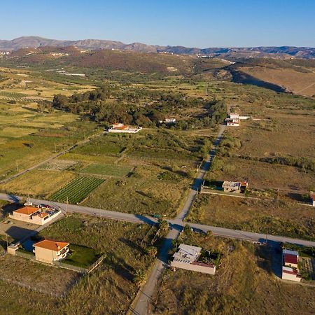 Petrakis Afrathias Garden House Villa Kalamaki  Dış mekan fotoğraf