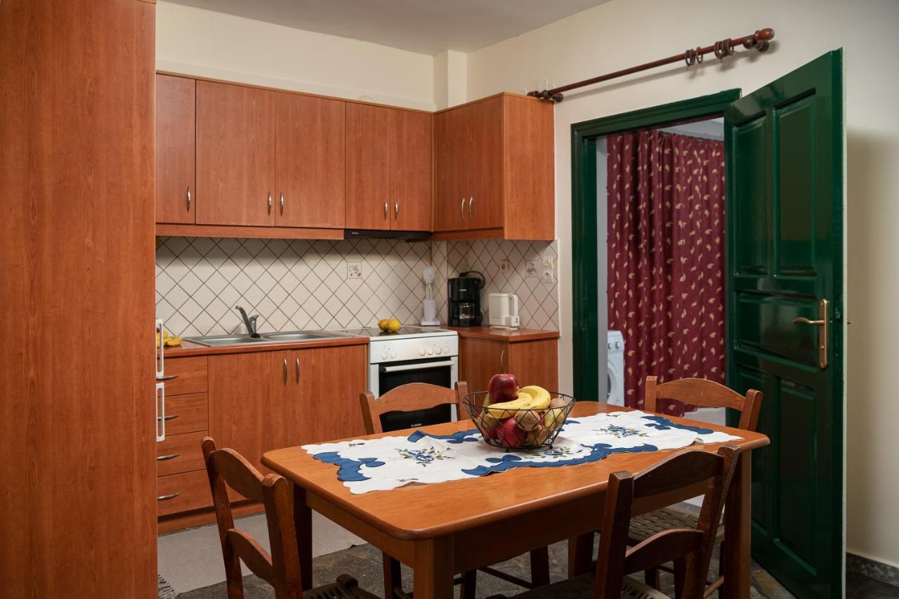 Petrakis Afrathias Garden House Villa Kalamaki  Dış mekan fotoğraf