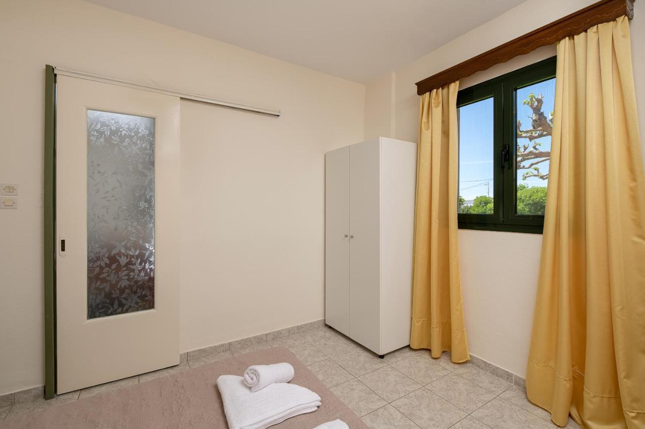 Petrakis Afrathias Garden House Villa Kalamaki  Dış mekan fotoğraf