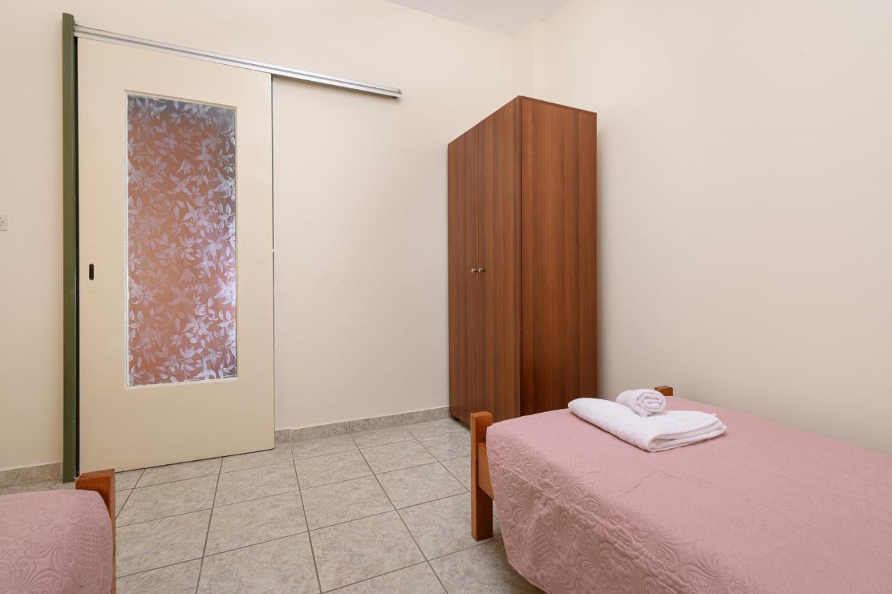 Petrakis Afrathias Garden House Villa Kalamaki  Dış mekan fotoğraf