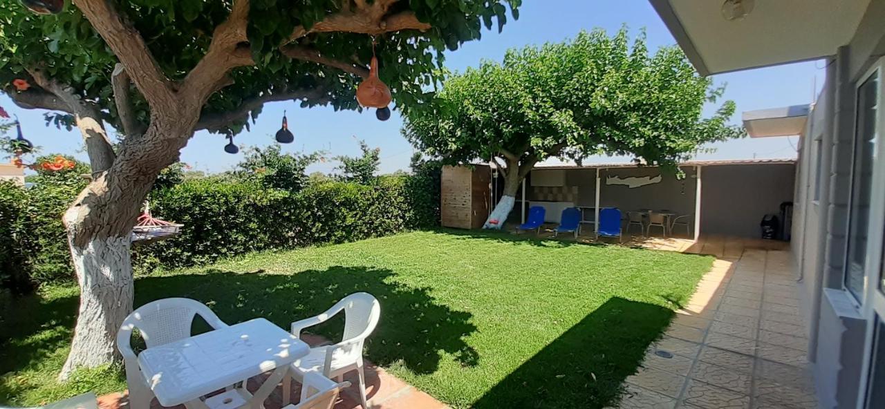 Petrakis Afrathias Garden House Villa Kalamaki  Dış mekan fotoğraf